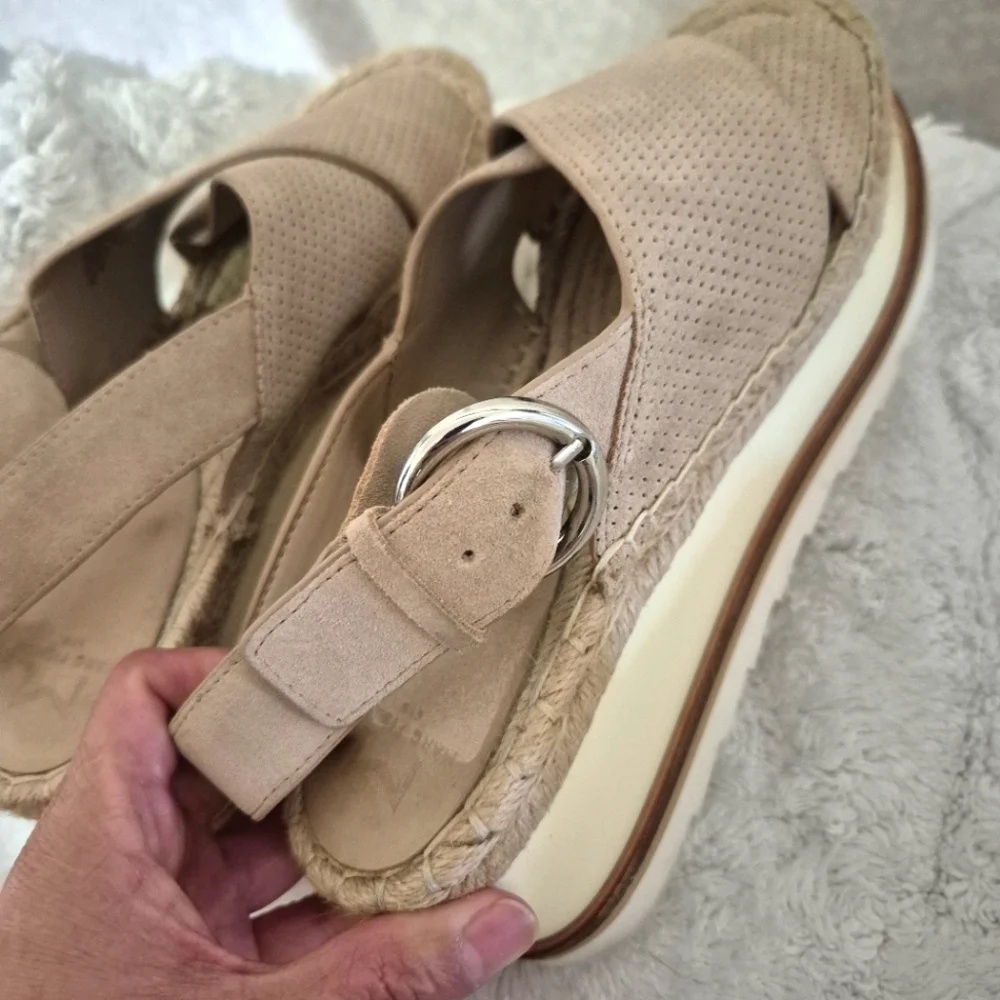 Marc Fisher Tan Espadrille Sandals..size:71/2